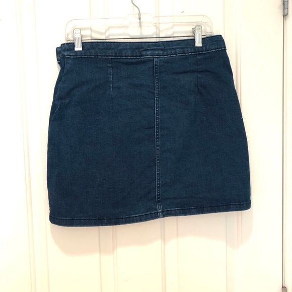 x Free People Mini Skirt Blue Denim with Diagonal Front Snaps (12) - Picture 4 of 10
